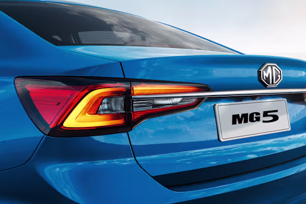 زخارف رياضية مثل المصابيح الخلفية